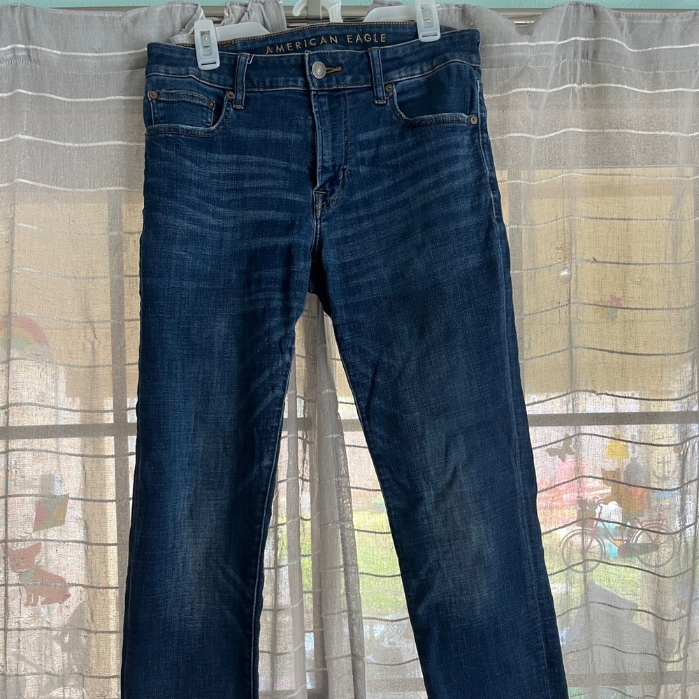 American Eagle men’s jeans, slim straight 32 x 32 medium denim wash